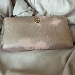 Authentic Tory Burch Zippered Wallet